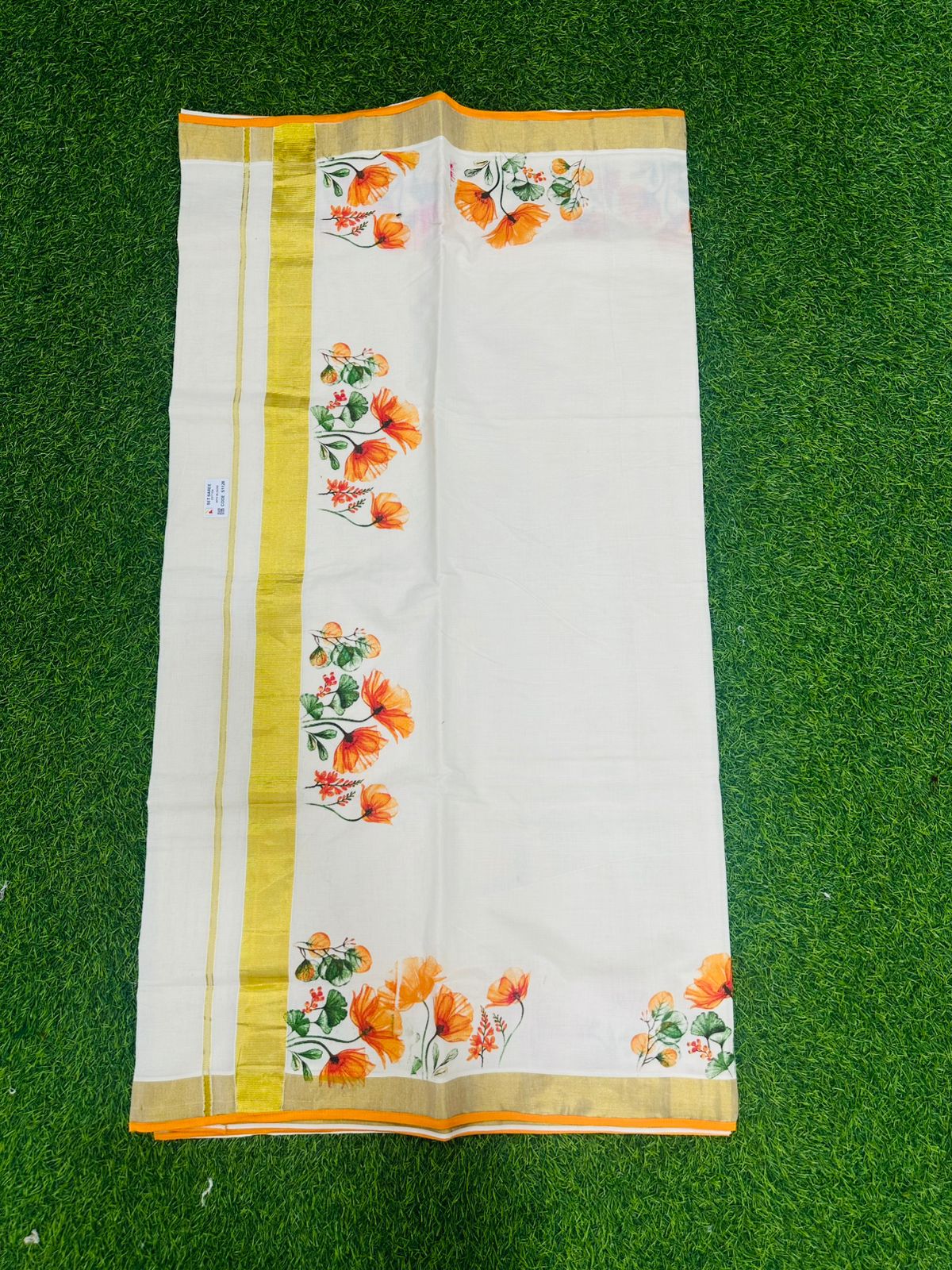 Floral print settu saree with piping