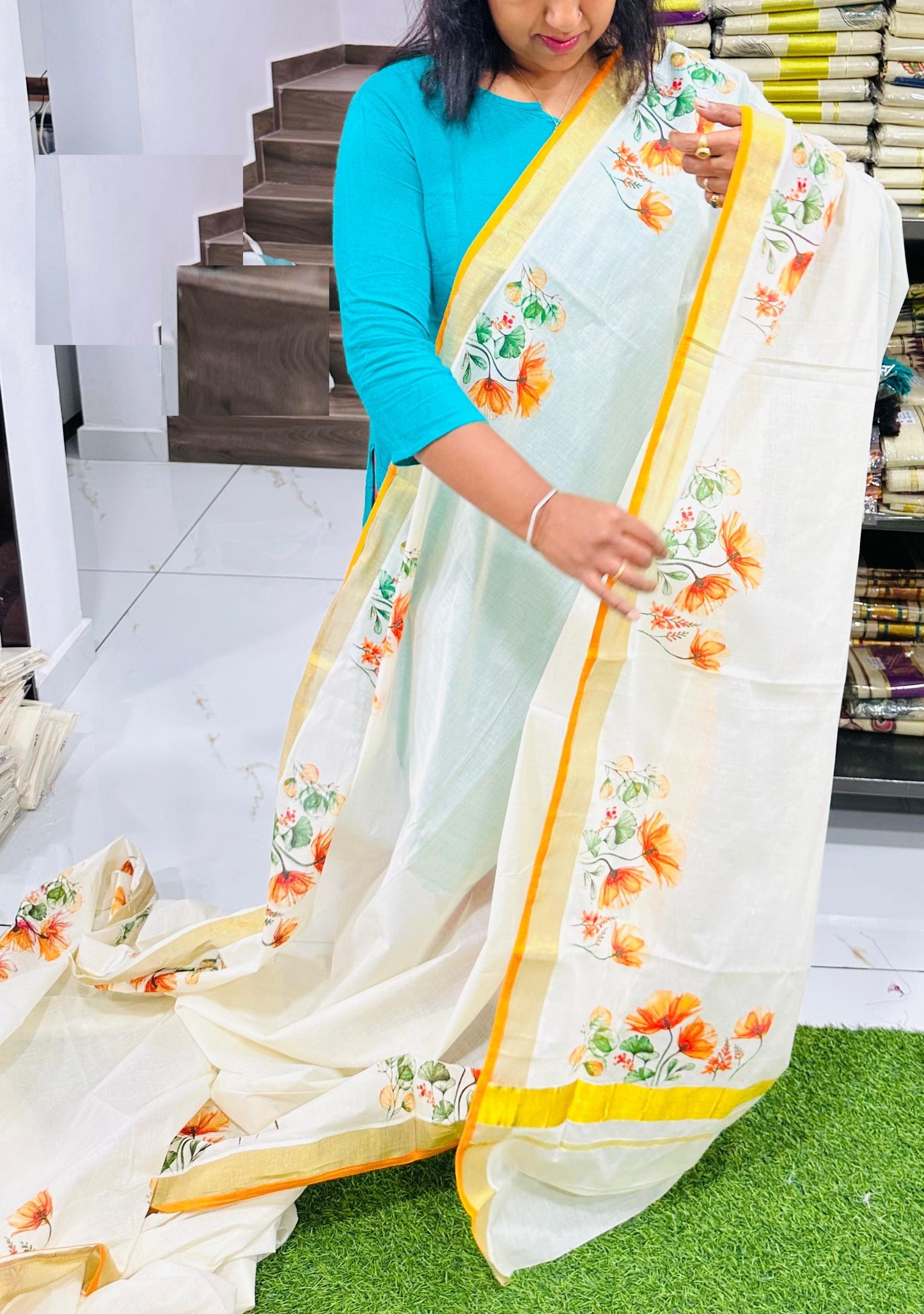 Floral print settu saree with piping