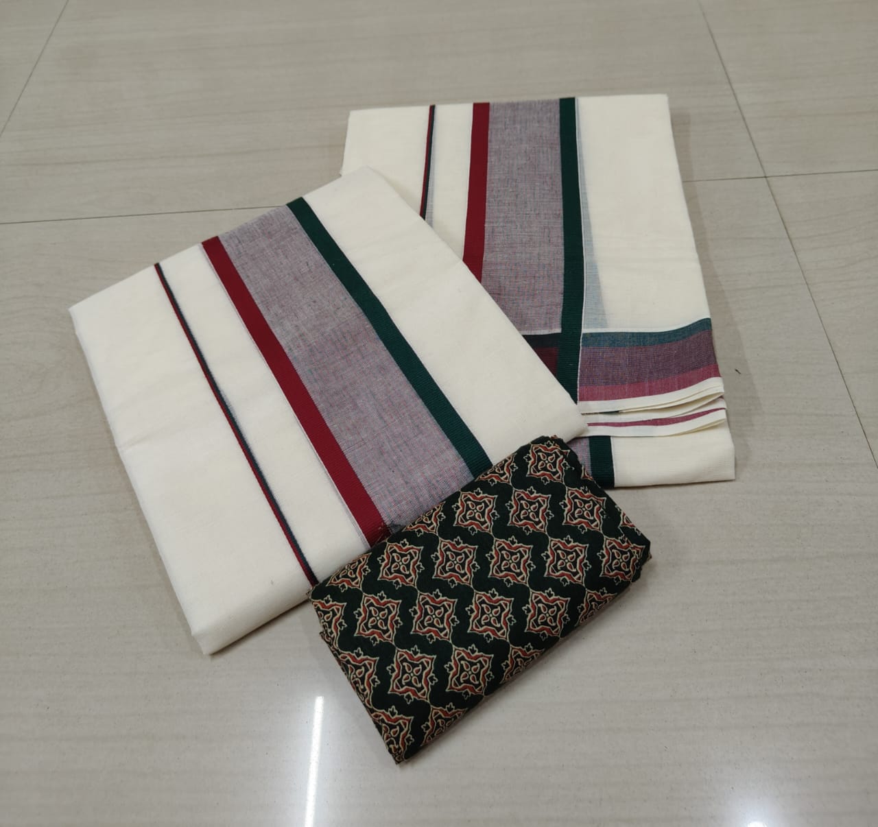 Cotton Settu mund with ajrak blouse piece