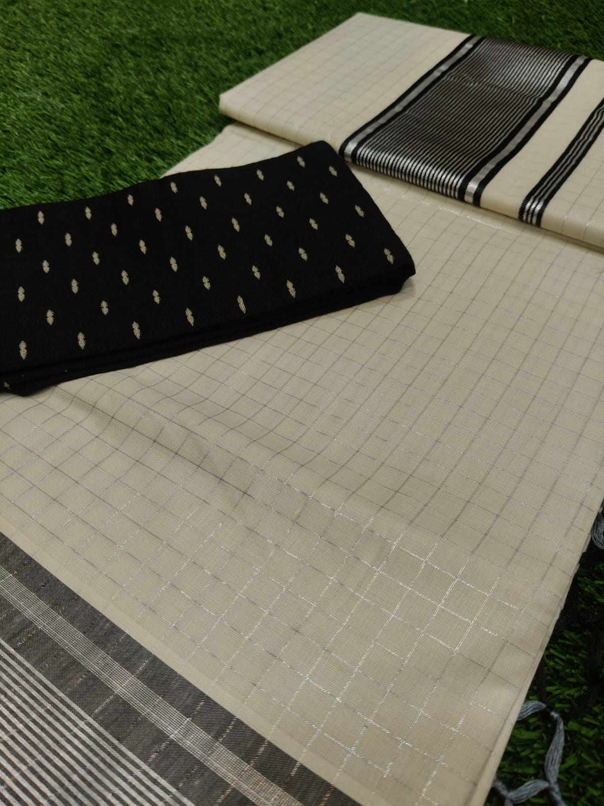 Cotton fancy check sarees with tassels