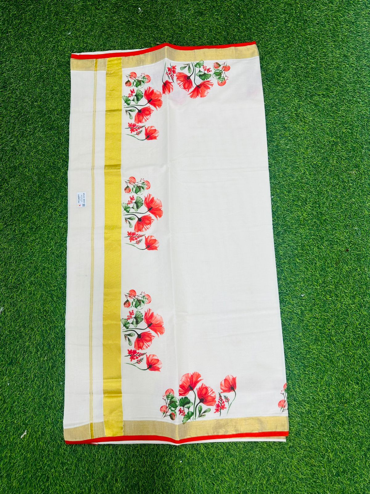 Floral print settu saree with piping
